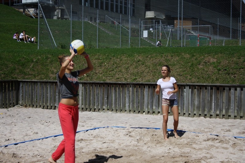 Village Camps International Summer Camp Leysin, Switzerland 2025-08-09 https://www.villagecamps.com/journals_admin/images/706-23-volley (30).jpg